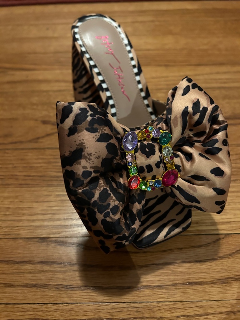 Betsey Johnson Leopard Print Bow Slides with Multicolor Gem Buckle - Picture 4 of 6